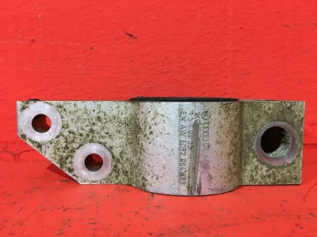 Рычаг передний левый нижний для Skoda Octavia A5 на фотографиях