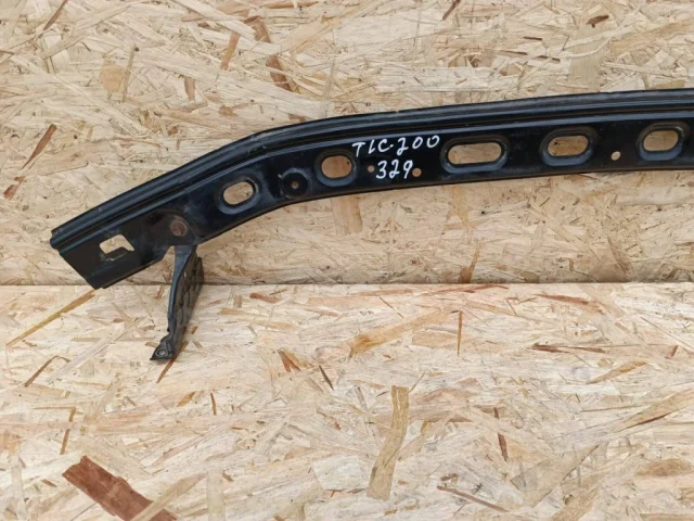 Кронштейн подушки двигателя для Toyota Land Cruiser 200 (JDM) 2007-2013 на фотографиях