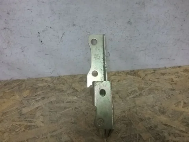 Петля капота левая для Hyundai Accent 2 Седан LC 1999-2012 на фотографиях