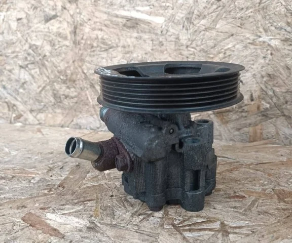 Насос ГУР для Toyota Land Cruiser 200 (JDM) 2007-2013 на фотографиях