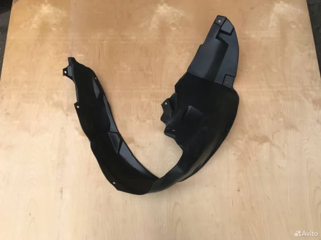 Крылья для Toyota Avensis Универсал T250 2003-2008 на фотографиях