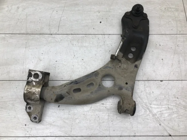 Рычаг передний левый нижний для Skoda Octavia A5 на фотографиях