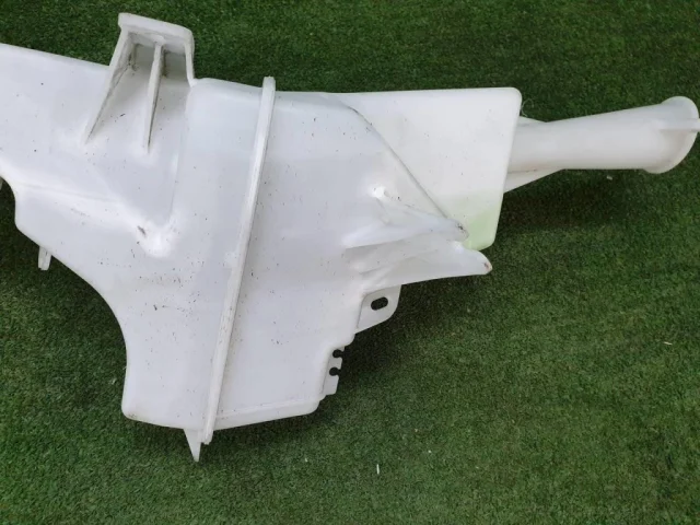 Бачок омывателя для Hyundai Creta 2 SU2 2021+ на фотографиях