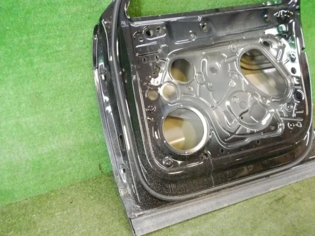 Дверь передняя правая для Volkswagen Touareg III (CR) 2018+ на фотографиях