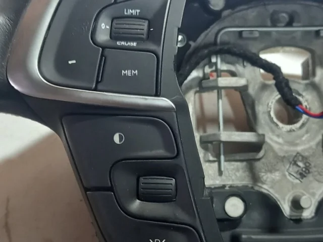 Руль для Citroen C4 Хэтчбек 3dr 2004-2011 на фотографиях