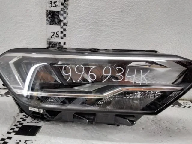 Фара ксенон левая для Volkswagen Jetta 7 2020+ на фотографиях