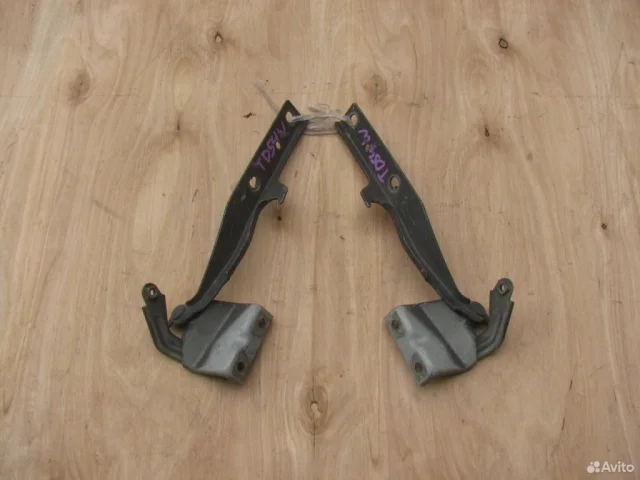 Петля капота левая для Suzuki Grand Vitara 2005-2014 на фотографиях