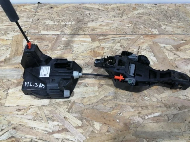 Реле свечей накала для BMW X5 Е70 2006-2013 на фотографиях