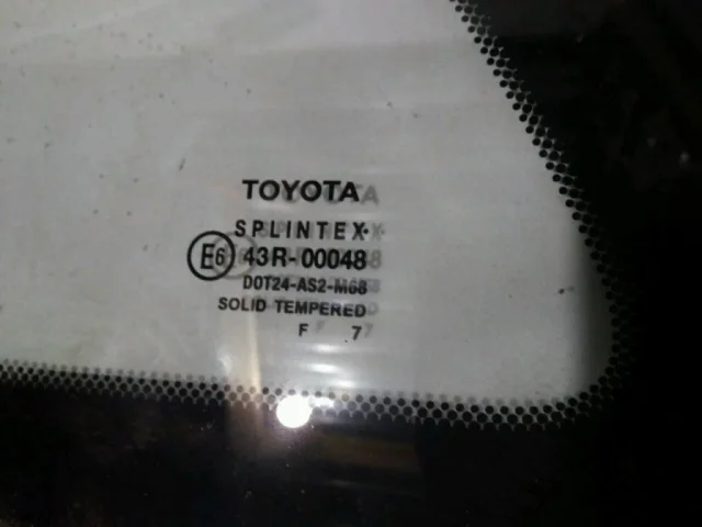 Стекла и зеркала для Toyota Avensis Универсал T250 2003-2008 на фотографиях