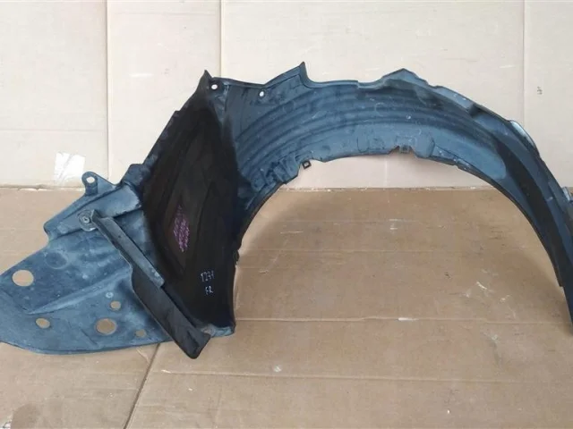 Крылья для Toyota Avensis Универсал T270 2008-2018 на фотографиях