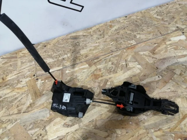 Реле свечей накала для BMW X5 Е70 2006-2013 на фотографиях