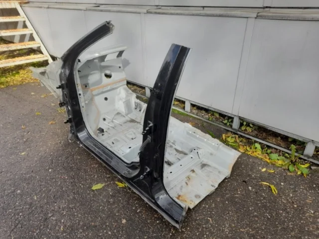 Четверть кузова передняя правая для Volvo XC60 Y20 2008-2017 на фотографиях