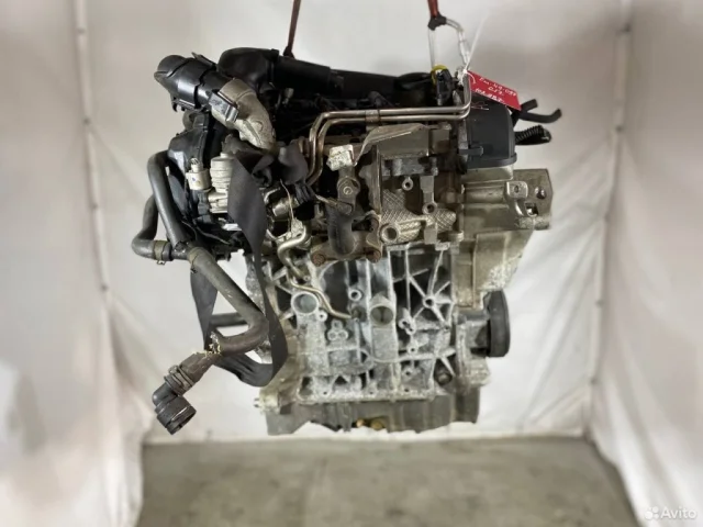 Двигатель для Skoda Octavia A7 Tour на фотографиях