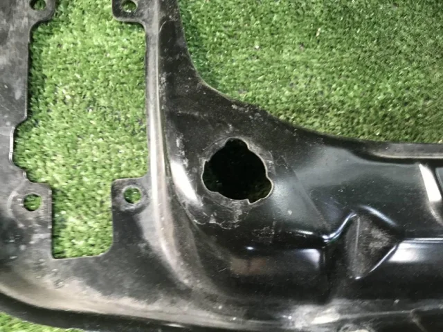 Панель радиатора (телевизор) для BMW 1er Ф21 2012-2014 на фотографиях