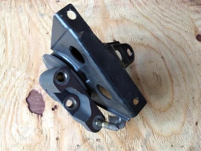 Подушка двигателя передняя правая верхняя для Nissan X-Trail T31 JDM 2007-2013 на фотографиях