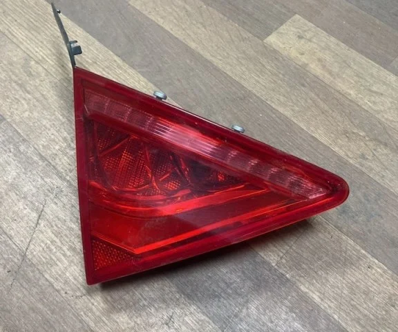 Фонарь внутренний левый для Audi A7 4G 2010-2014 на фотографиях