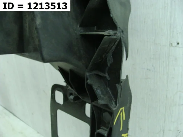 Панель радиатора (телевизор) для Audi Q8 4M 2018-2023 на фотографиях