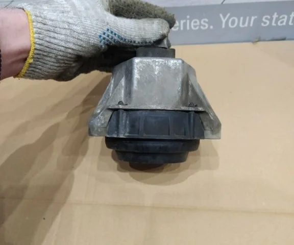 Подушка двигателя передняя левая верхняя для BMW 3er G20 2018+ на фотографиях