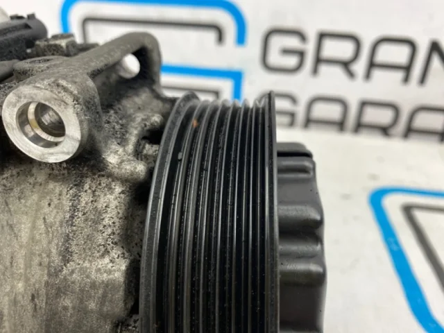 Компрессор кондиционера для Mercedes-Benz C class CL203 2000-2008 на фотографиях