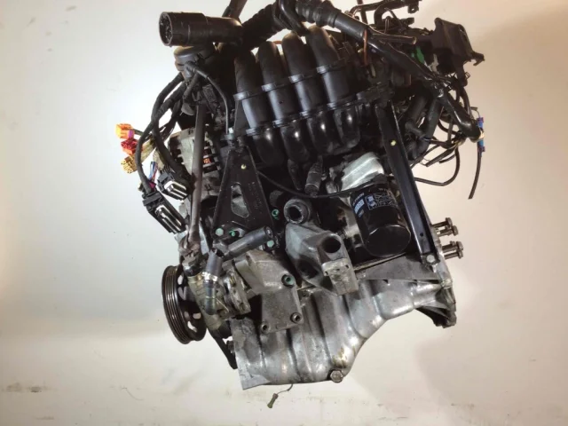 Двигатель для Audi A4 B5 Avant 1994-2001 на фотографиях