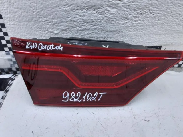 Фонарь левый для Kia Cerato YD 2016-2020 rest. на фотографиях