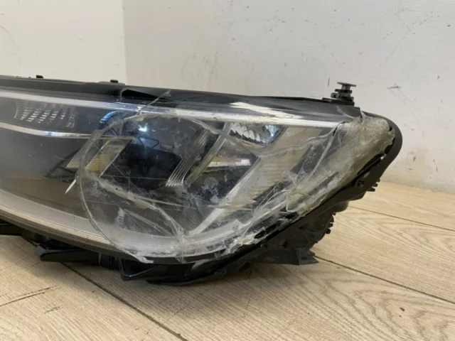 Фары для Volkswagen Passat (B8.5) Variant, R-line, GTE 2019+ на фотографиях