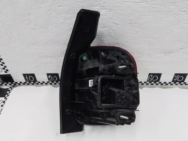 Фонарь левый для Renault Duster HM 2020+ на фотографиях