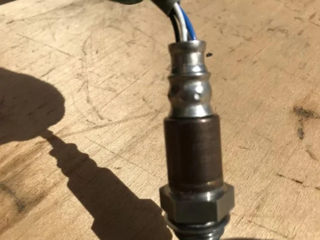 Лямбда-зонд (верхний) для Nissan X-Trail T31 RU 2007-2014 на фотографиях