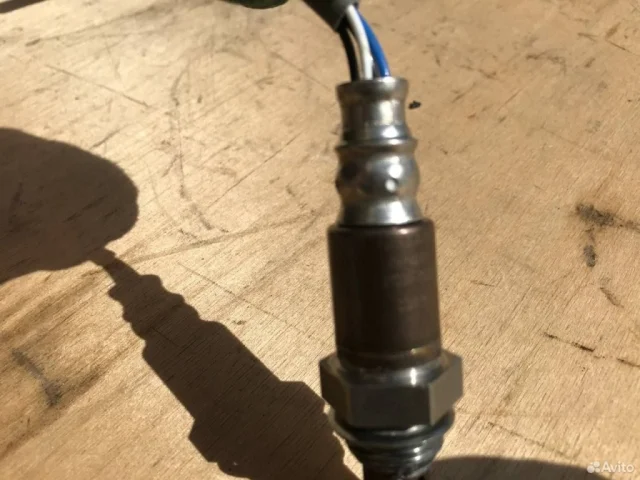 Лямбда-зонд (верхний) для Nissan X-Trail T31 JDM 2007-2013 на фотографиях