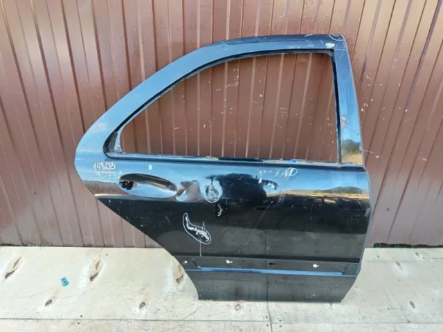 Дверь задняя правая для Mercedes-Benz S class W220 1998-2005 на фотографиях