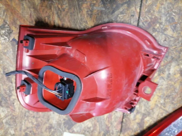 Фонарь левый для Volkswagen Passat Variant (B6, Typ 3C) 2004-2010 на фотографиях