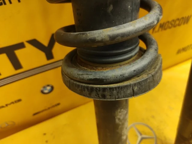 Амортизатор задний левый для BMW 7er Е38 1994-2001 на фотографиях