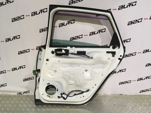 Дверь передняя правая для Citroen C4 Хэтчбек 2010-2016 на фотографиях