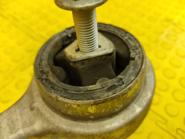 Рычаг передний правый нижний для BMW 5er Е60 2003-2010 на фотографиях