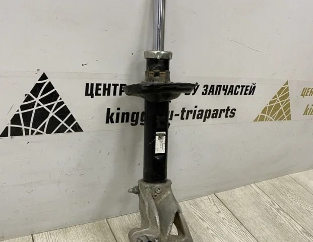 Кулак поворотный левый для Skoda Octavia A7 Tour на фотографиях