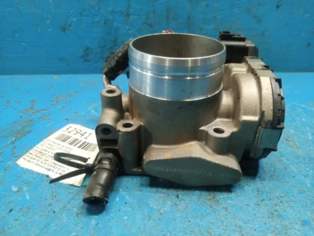 Блок дроссельной заслонки для Volkswagen Passat Variant (B5+ (B5.5), Typ 3BG) 2000-2005 на фотографиях