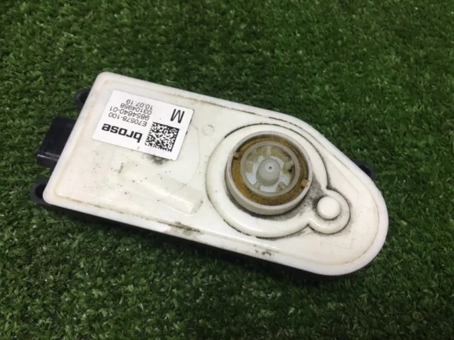 Моторчик корректора фары для BMW 5er G30 2016-2023 на фотографиях