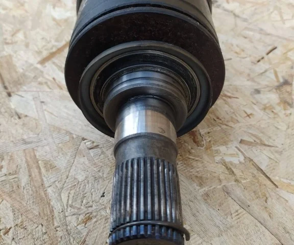 Привод задний левый для Mitsubishi Pajero V90 5dr rest II 2014-2020 на фотографиях