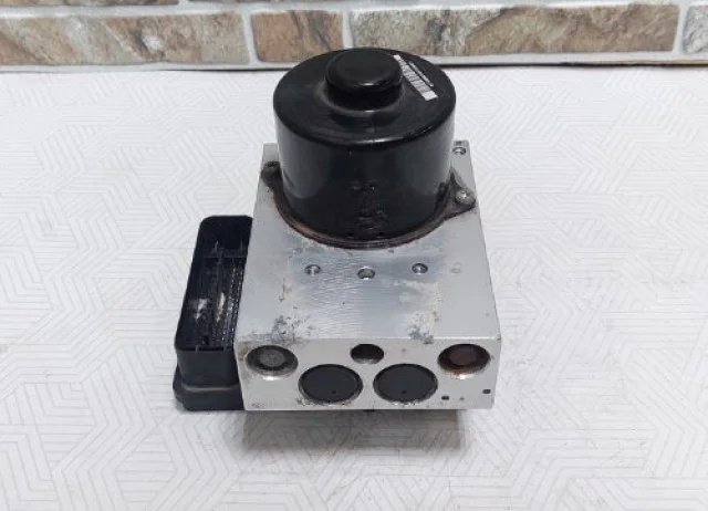 Блок ESP для Mercedes-Benz GL class X164 2006-2012 на фотографиях