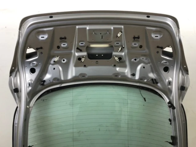 Крышка багажника для Audi A7 4G 2010-2014 на фотографиях