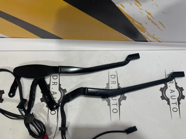 Поводок стеклоочистителя задний для Mercedes-Benz S class W222 2013-2017 на фотографиях