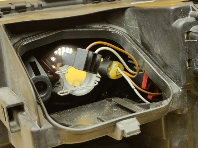 Фара левая для BMW 7er Е38 1994-2001 на фотографиях