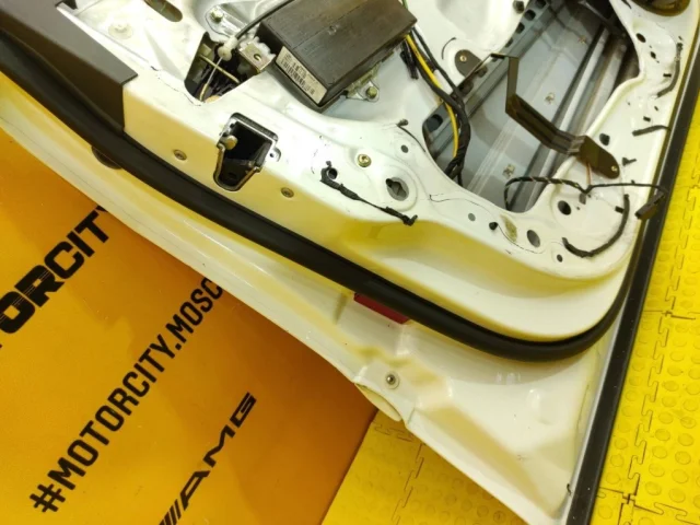 Дверь передняя левая для Mercedes-Benz S class W220 1998-2005 на фотографиях