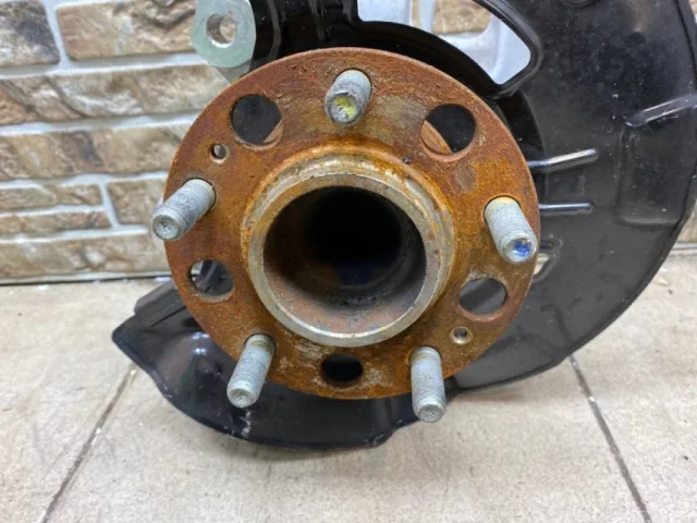 Кулак задний правый для Hyundai Tucson NX4 2020+ на фотографиях