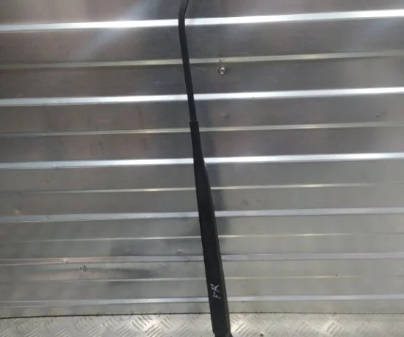 Поводок лобового стеклоочистителя правый для Renault Scenic JM rest 2006-2009 на фотографиях