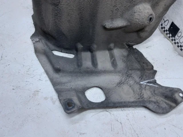 Подкрылок передний правый для Mercedes-Benz S class W222 2013-2017 на фотографиях