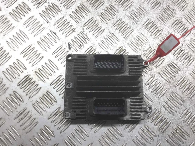 Блок управления двигателем для Opel Vectra B Caravan 1996-2003 на фотографиях