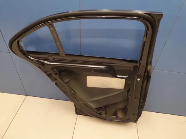 Двери для Mercedes-Benz C class C205 2014-2020 на фотографиях