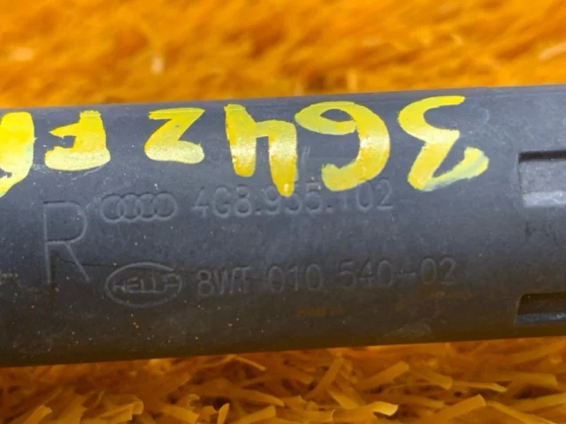 Фароомыватель правый для Audi A7 4G 2010-2014 на фотографиях