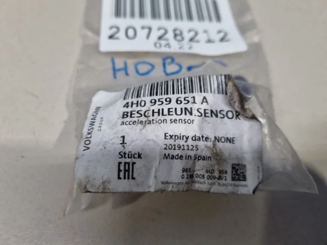 Датчик подушки безопасности для Audi A6 C7 2010-2018 на фотографиях